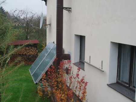  vícevrstvý fasádní kovový komín pro teplovodní krbová kamna