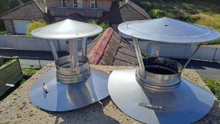 příklad horního ukončení se zadním větráním při vložkování komínu pomocí krycích sukýnek